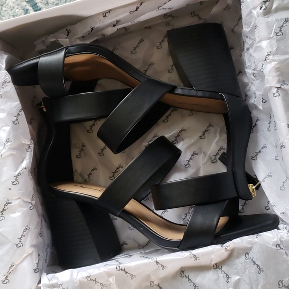 QUPID - Black Ankle Strap Sandles (Ridley) - Picture 3 of 4